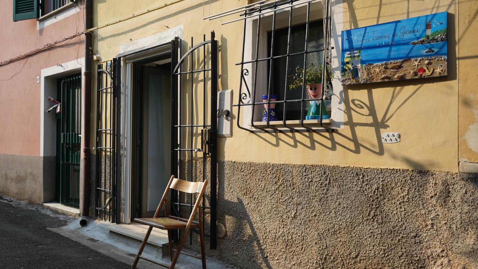 La Taverna Di Gianni Near The Beach Italy Riviera Savona Pokoj fotografie